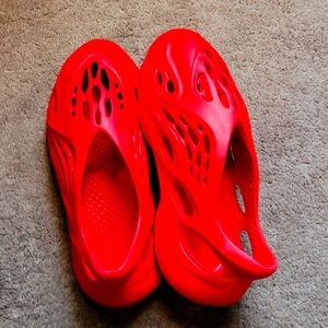 Yeezy Foam Runner sz 10 Mens US lightly used